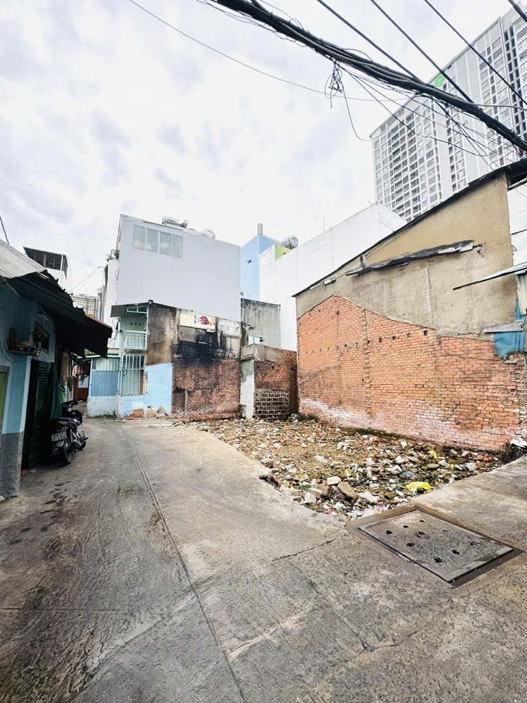  SÁT MẶT TIỀN Q4 
DIỆN TÍCH NGANG 5.1 X11 
HƠN 100 TRIỆU M 