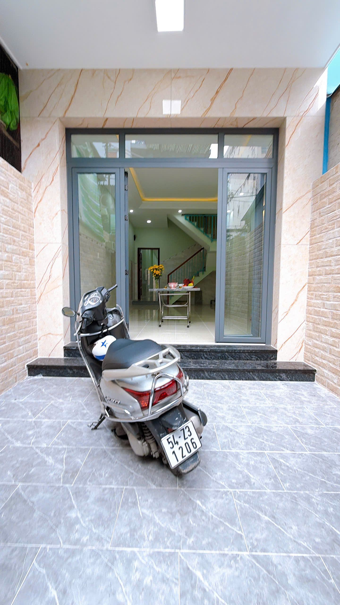  NHÀ MỚI XÂY  ĐÚC 4 TẤM DT 4 X24 

CÓ 6 TỶ VIP Q4 