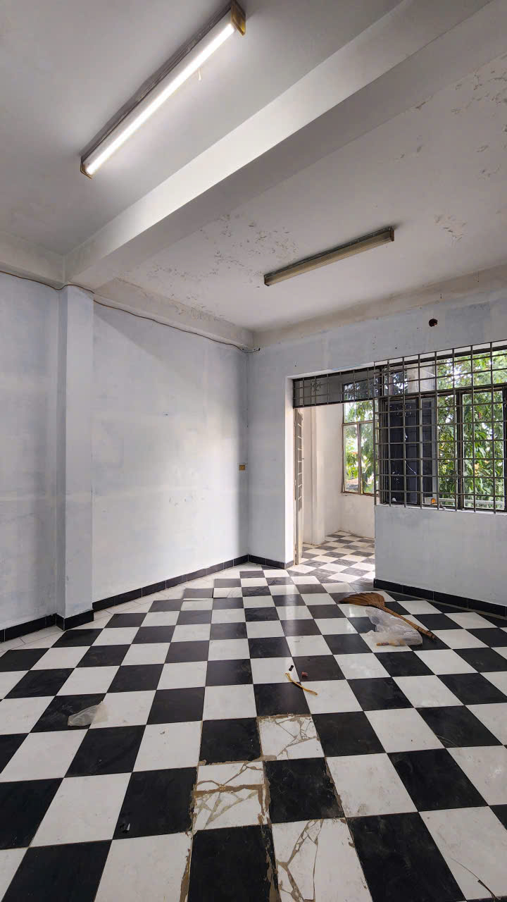  Bán Nhà 3 Tầng Mặt Tiền Kinh Doanh đường Lê Hồng Phong gần Cửu Long, P.Phước Hoà - giá 7.2 tỷ
Diện tích 50.5m2,  bán hạ 7.2 tỷ (thương lượng khách thiện chí) Số chứng chỉ: đang đợi cấp chứng chỉ mới , số chứng nhận: MG 25- 625 