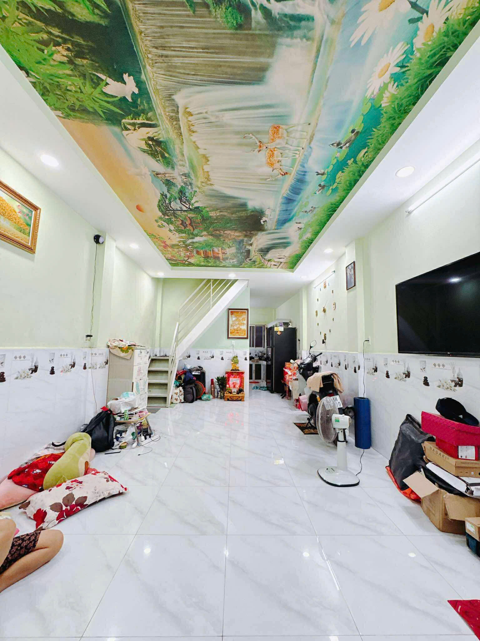  HẺM 4M ĐƯỜNG SỐ HOÀNG DIỆU Q4 
NGANG 5.45 X14 CÓ 5 TỎI 