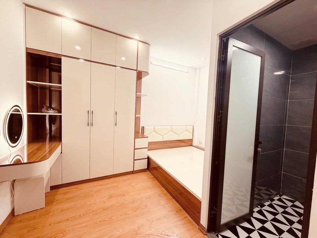  ĐỘI CẤN DT 20M x6 TẦNG 4,980 TỶ NHÀ MỚI,20M RA PHỐ,NGÕ THÔNG 