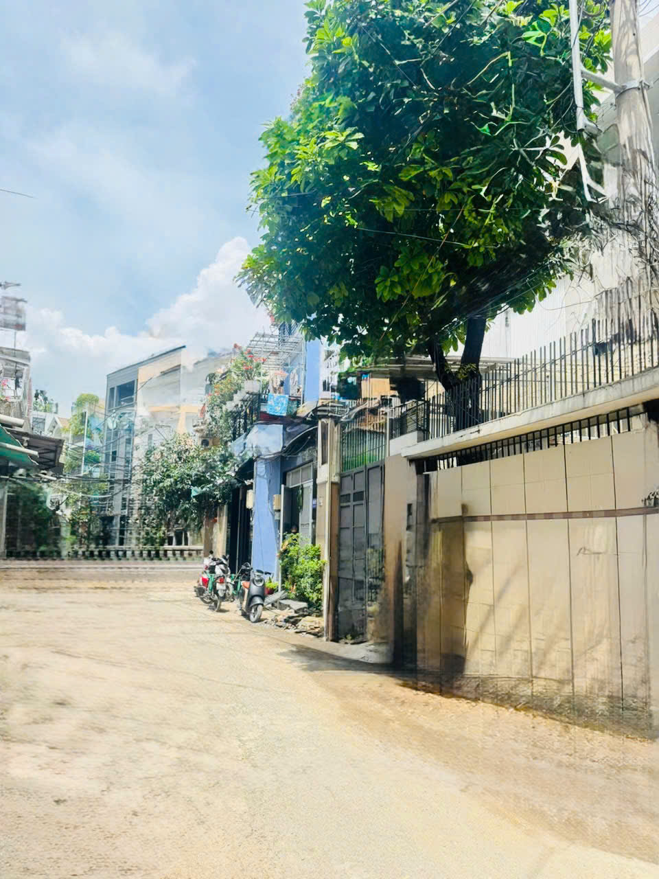  TỔ ẤM HIỆN ĐẠI ÂU CƠ – TÂN BÌNH - 66m² – 4 TẦNG – NỘI THẤT CAO CẤP – Ô TÔ NGỦ NHÀ - GIÁ 12.5 TỶ. 












































     










 



















 