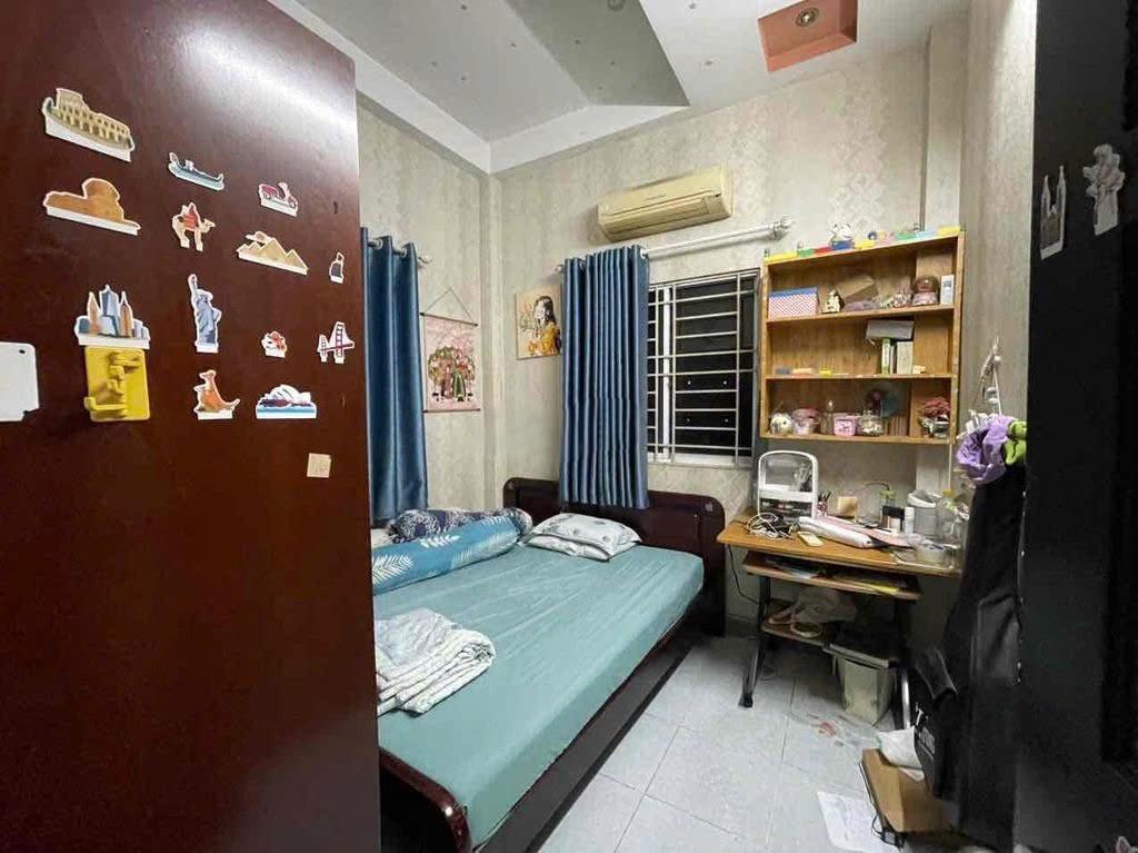  Cho thuê nhà Hoàng Hoa Thám, 4.5x12m, 1 trệt, 2 lầu, 3pn, 3wc, 12tr, TL 