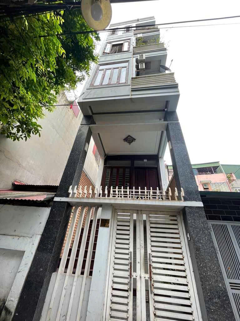  Cho thuê nhà nguyên căn ngõ 245 Định Công, 55m² x 5 tầng, 4PN, 4WC, 16 triệu/tháng 