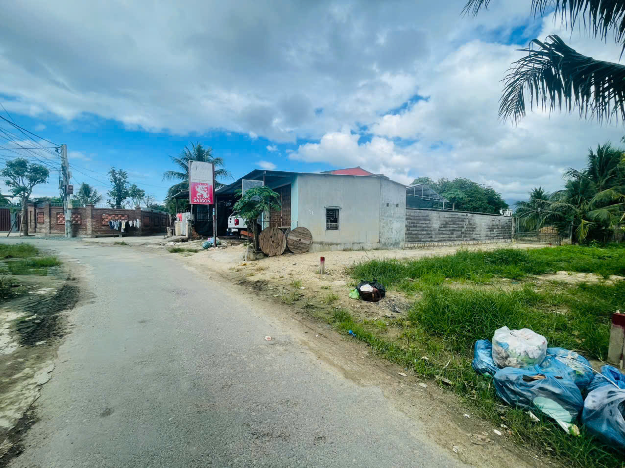  ĐấtDiên Phú đường nhựa Kinh doanh thông rộng 6m.. Lô góc 2 mặt tiền vuôn vắn. 