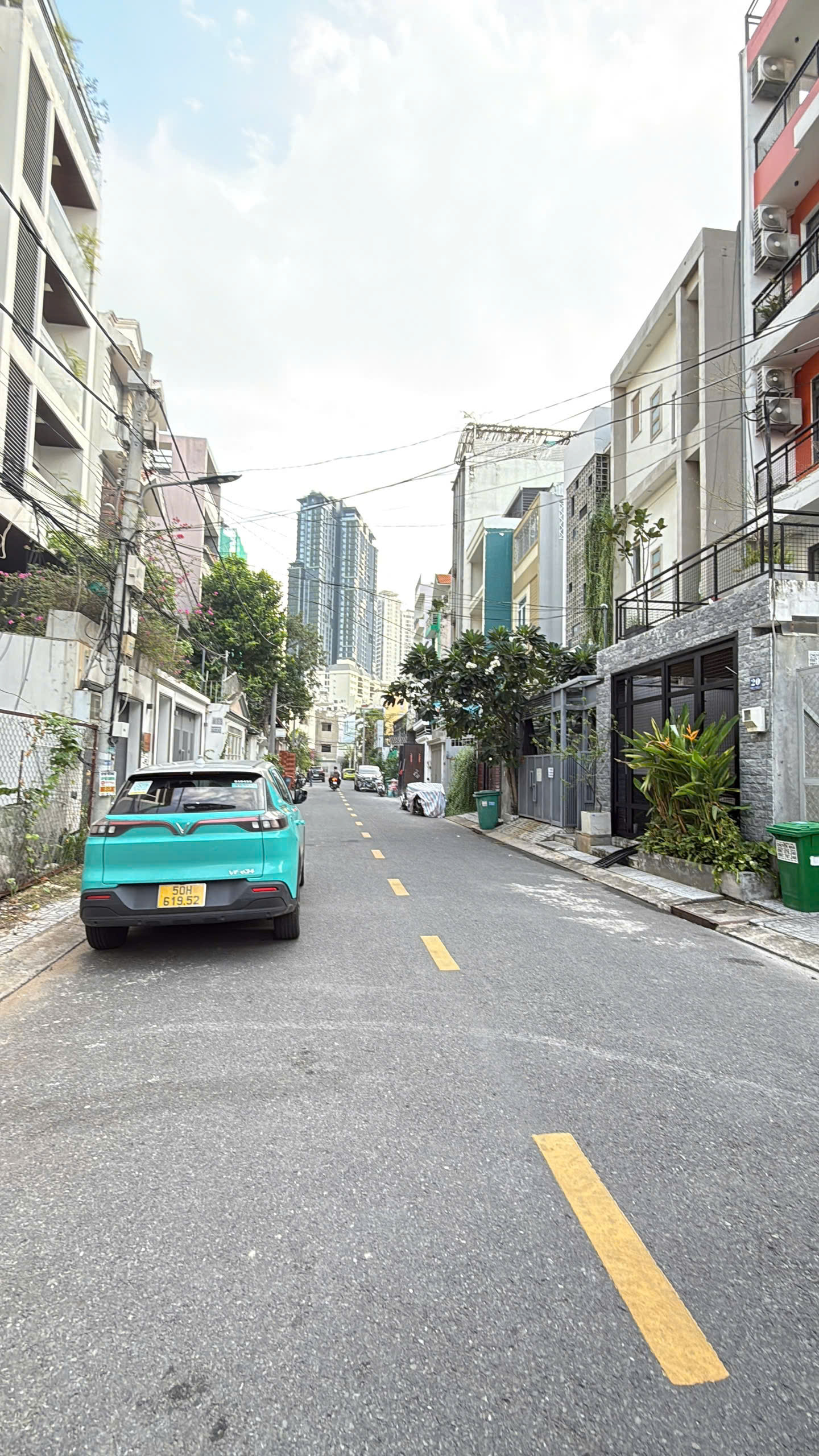  Bán nhà phố: Cấp 4,Tiện XD mới. ,Đ.Lê Văn Miến(P. Thảo Điền)P.An Khánh. QUẬN 2 CŨ 