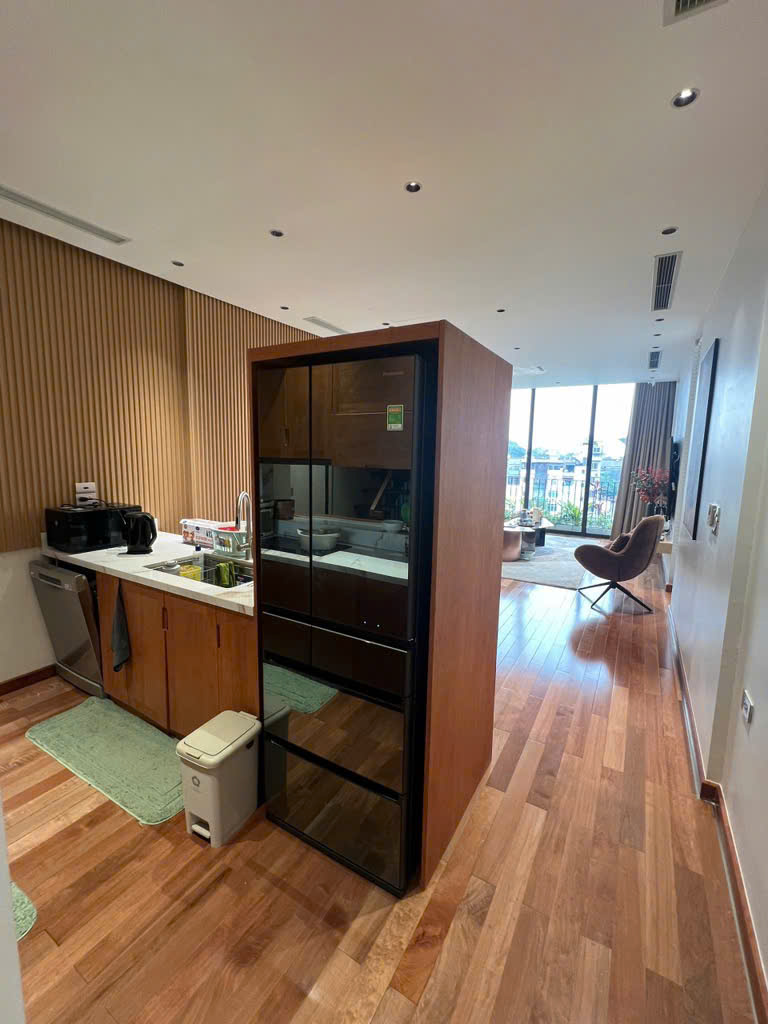  Bán nhà Đẹp Bồ Đề  chân cầu Trần Hưng Đạo- Dân Xây - Gara- Thang Máy-86m 5 tầng 16 tỷ(TL) 