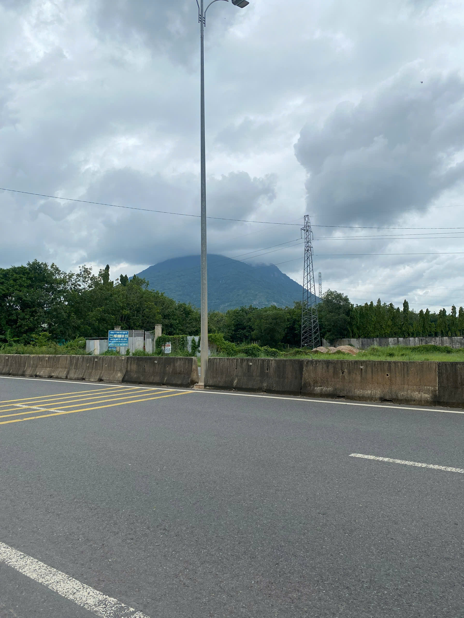  BÁN NHANH LÔ ĐẤT MẶT TIỀN DT784 PHƯỜNG NINH THẠNH, TÂY NINH 