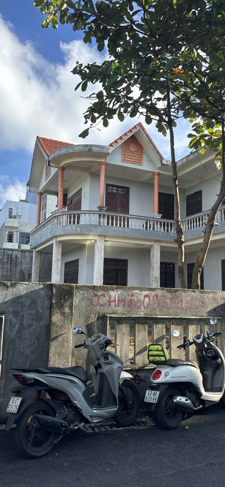  - Tòa căn hộ 4,5 tầng lô góc, tầng 1 đang cho thuê kinh doanh, mặt tiền đường Châu thị Vĩnh Tế và mặt kiệt 3m, khu phố ẩm thực 24/24h, ngay sau đại học kinh tế. 