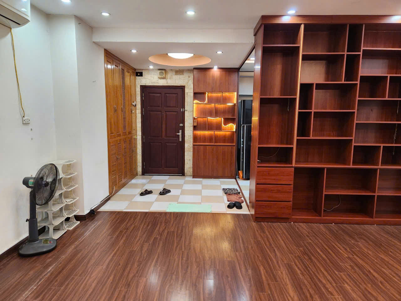  Cho thuê căn hộ Lilama Minh Khai 113m², 2PN, 2VS, tầng trung, view thoáng 12 triệu 