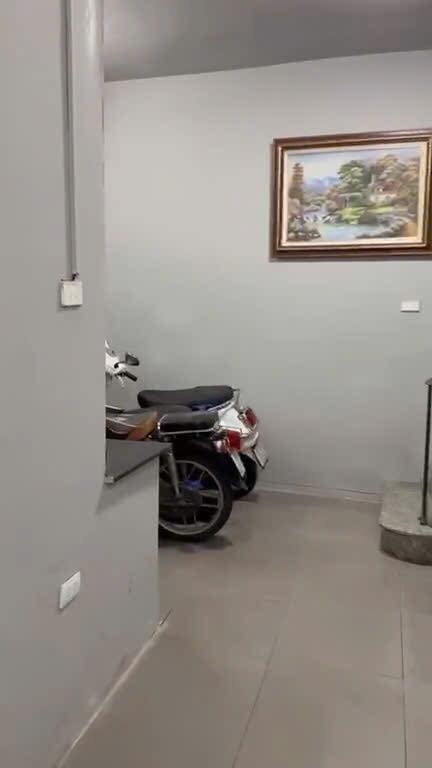  Cho thuê nhà nguyên căn ngõ Phương Canh, 33m² x 5 tầng, 3PN, 4vs, 11 triệu/tháng 