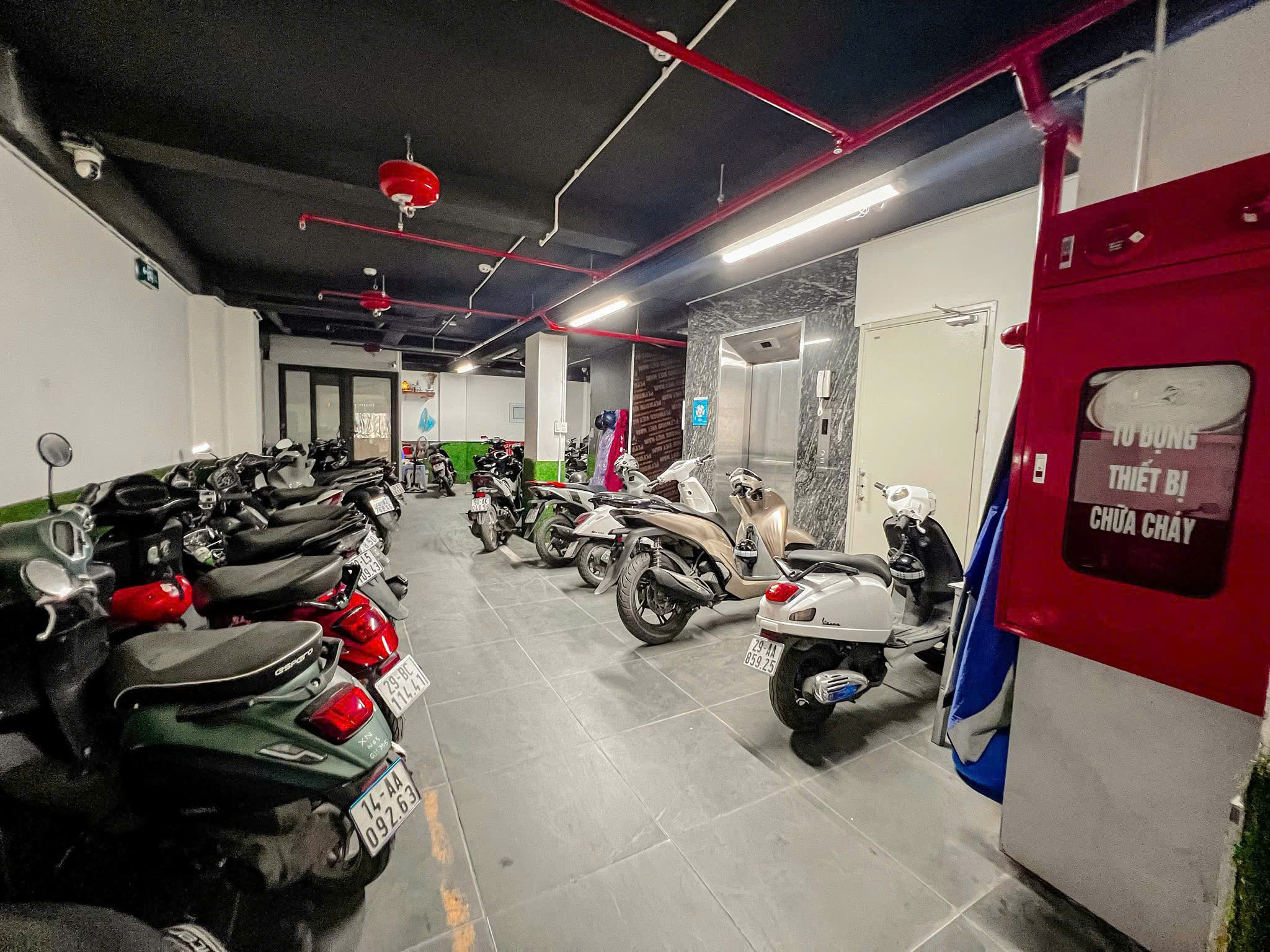  BÁN TOÀ NHÀ QUAN HOA, CẦU GIẤY - 126M x 7T THANG MÁY - MT 6.8M - DÒNG TIỀN 150TR/TH 