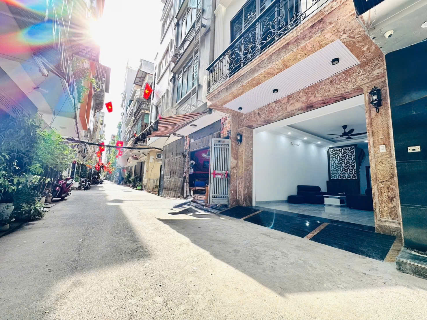  BÁN NHÀ TRẦN QUỐC HOÀN, CẦU GIẤY - 41M² x 7T THANG MÁY - PHÂN LÔ Ô TÔ TRÁNH - KINH DOANH - GIÁ 24.5 TỶ 