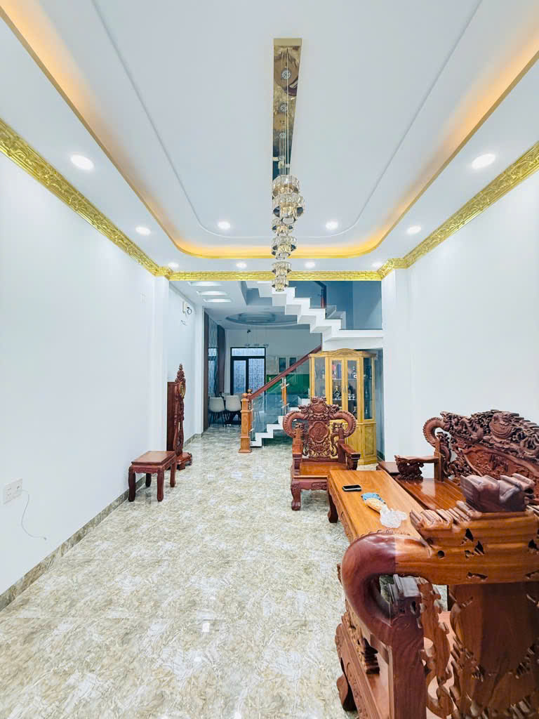  Nhà xinh Tô Ngọc Vân, Q12: 58m2, 3 tầng, 4PN, sổ hồng trao tay, giá hời chỉ 5.6 tỷ! An cư lạc nghiệp ngay trung tâm Sài Gòn. LH: 0918377255 