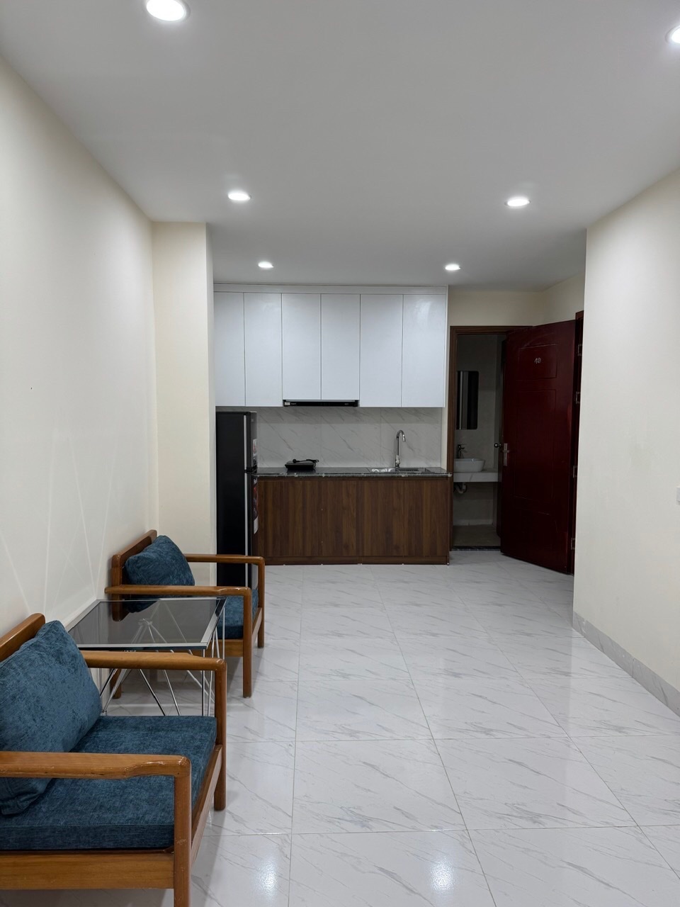  Cho thuê tầng 3,4,5 toà nhà 7 tầng, full đồ, có thang máy tại ngõ 126 Hào Nam 