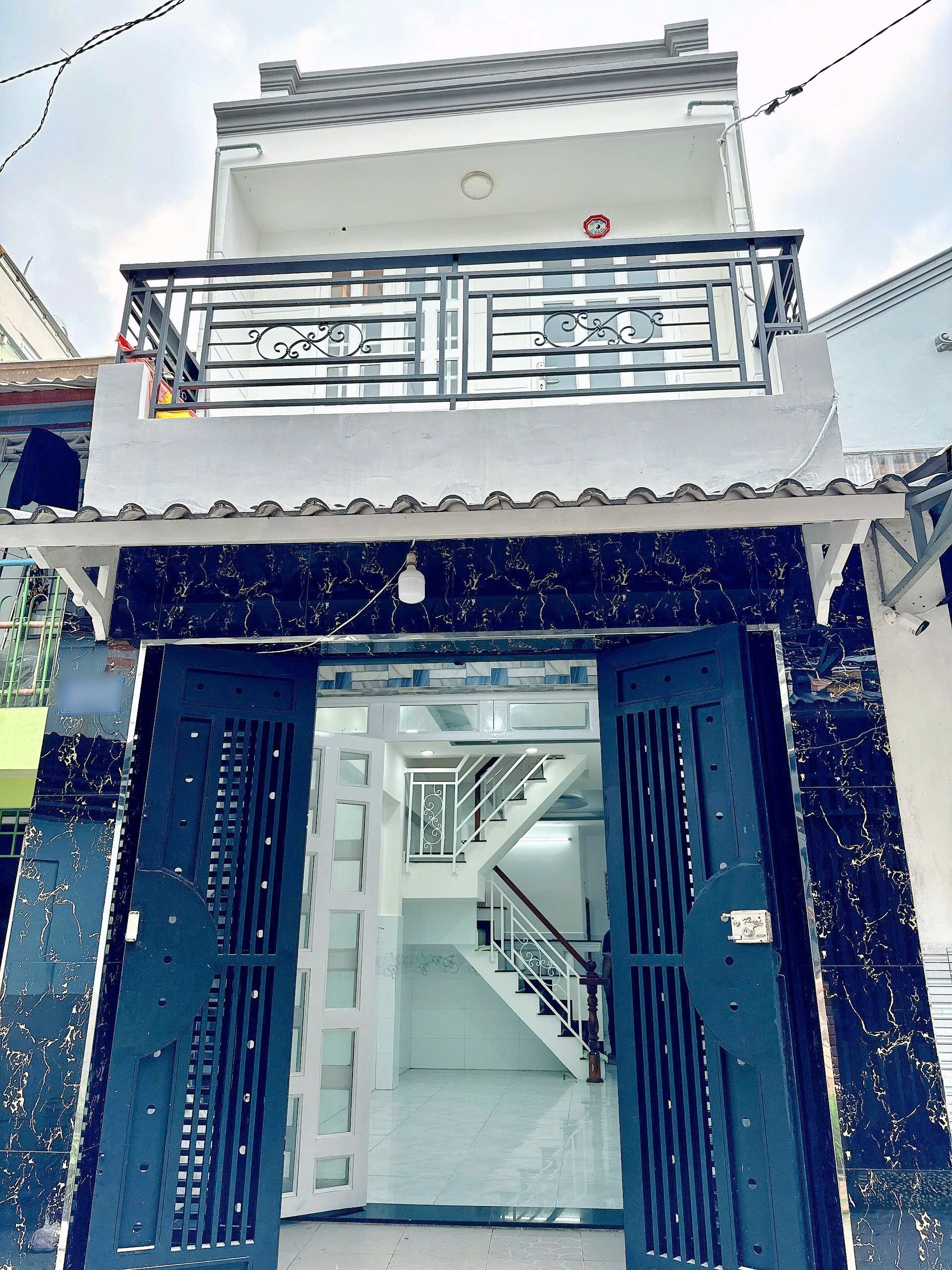  Nhà 2 tầng nở hậu hẻm 184 Âu Dương Lân P. Chánh Hưng. Giá 5,18 tỷ TL 