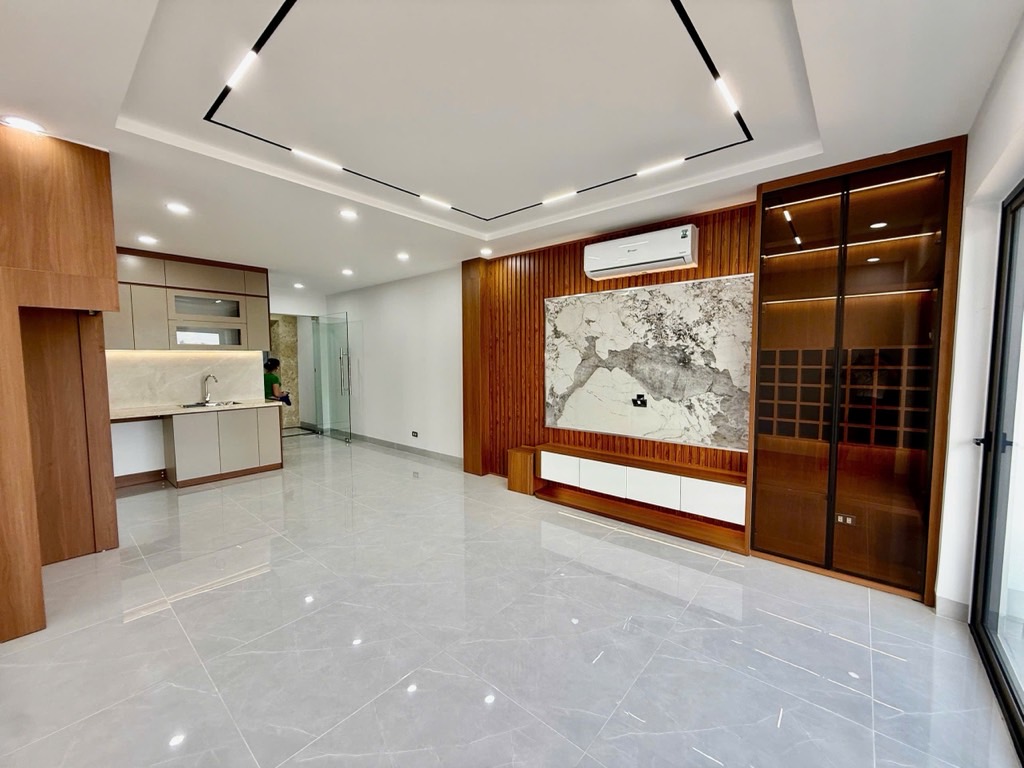  BÁN NHÀ ĐẸP HOÀNG NHƯ TIẾP LONG BIÊN, FULL NỘI THẤT, GẦN BÃI GỬI OTO, 45M NHỈNH 11 TỶ (TL) 