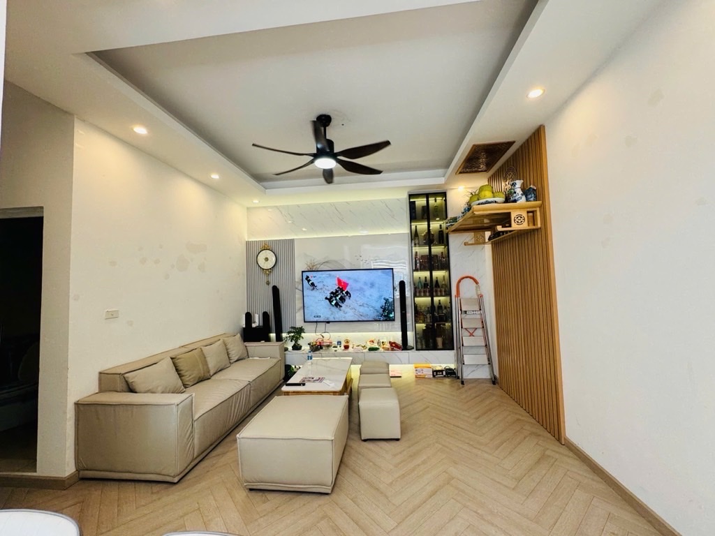  CHUNG CƯ TRẦN QUÝ KIÊN DT 76M 2 NGỦ 2 WC FULL NỘI THÁT 6,9 TỶ 