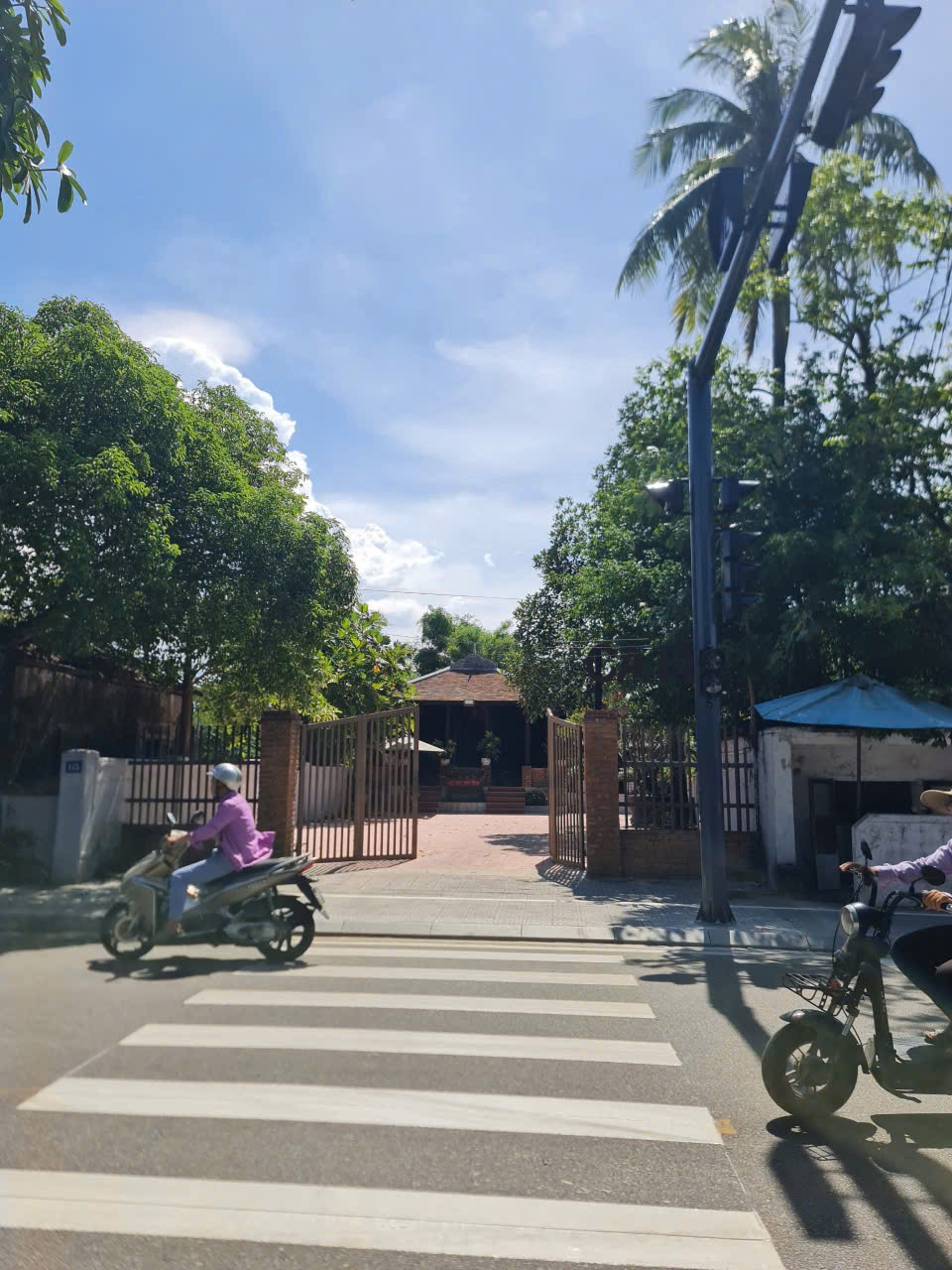  ???? CHO THUÊ MẶT TIỀN NGUYỄN SINH CUNG – VIEW SÔNG HƯƠNG THOÁNG ĐẸP ???? 