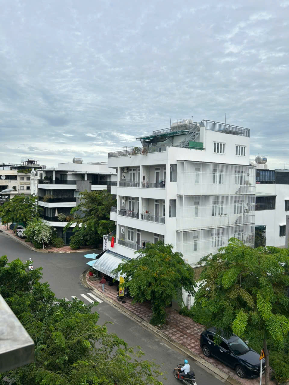  Nhà 4 tầng trung tâm Hà Quang 2 – 7PN – doanh thu 25tr/tháng – giá 12 tỷ 