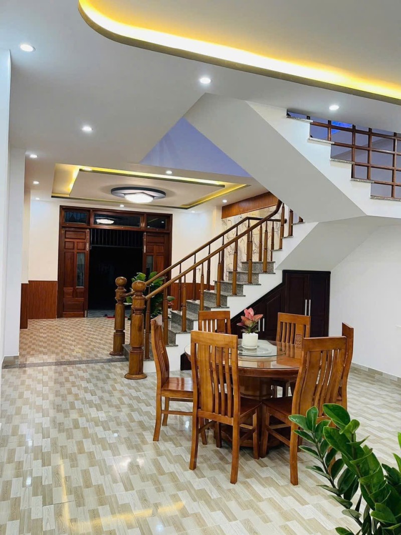  ♥ MT Gần Cầu Nguyễn Tri Phương 100m2 2 tầng 4PN, đẹp, 6.x tỵ 