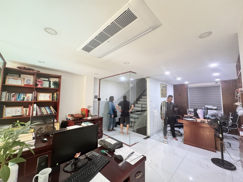  Bán nhà  đường Số 15, Hiệp Bình Phước, Thủ Đức. DT 62m2, 5 tầng, 5PN, sổ hồng. Giá 8.5 tỷ. 