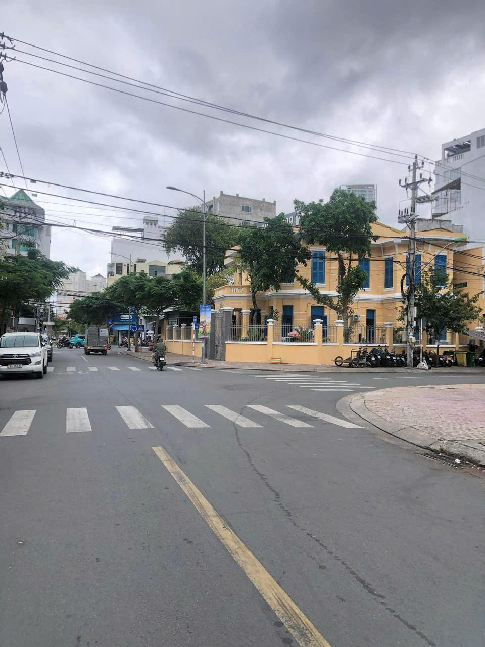  BÁN ĐẤT MẶT TIỀN ĐƯỜNG HÀN THUYÊN - NHA TRANG (XƯƠNG HUÂN)
- Diện tích 85.1m2 full ODT
- Ngang 5.31m nở hậu 5.37m. Hướng Đông Bắc
- Đường trước đất rộng 16m. Sổ hồng sở hữu lâu dài
- Gần vòng xoay Lê Lợi, cách biển Trần Phú chỉ 5p đi bộ, gần trung tâm 