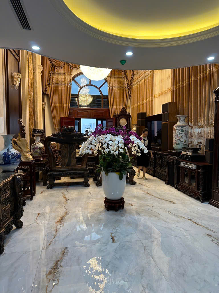  Bán biệt thự mặt phố Hoàng Như Tiếp Vỉa hè kinh doanh100m 4 tầng mt 6.5m nhỉnh 44 tỷ(TL) 