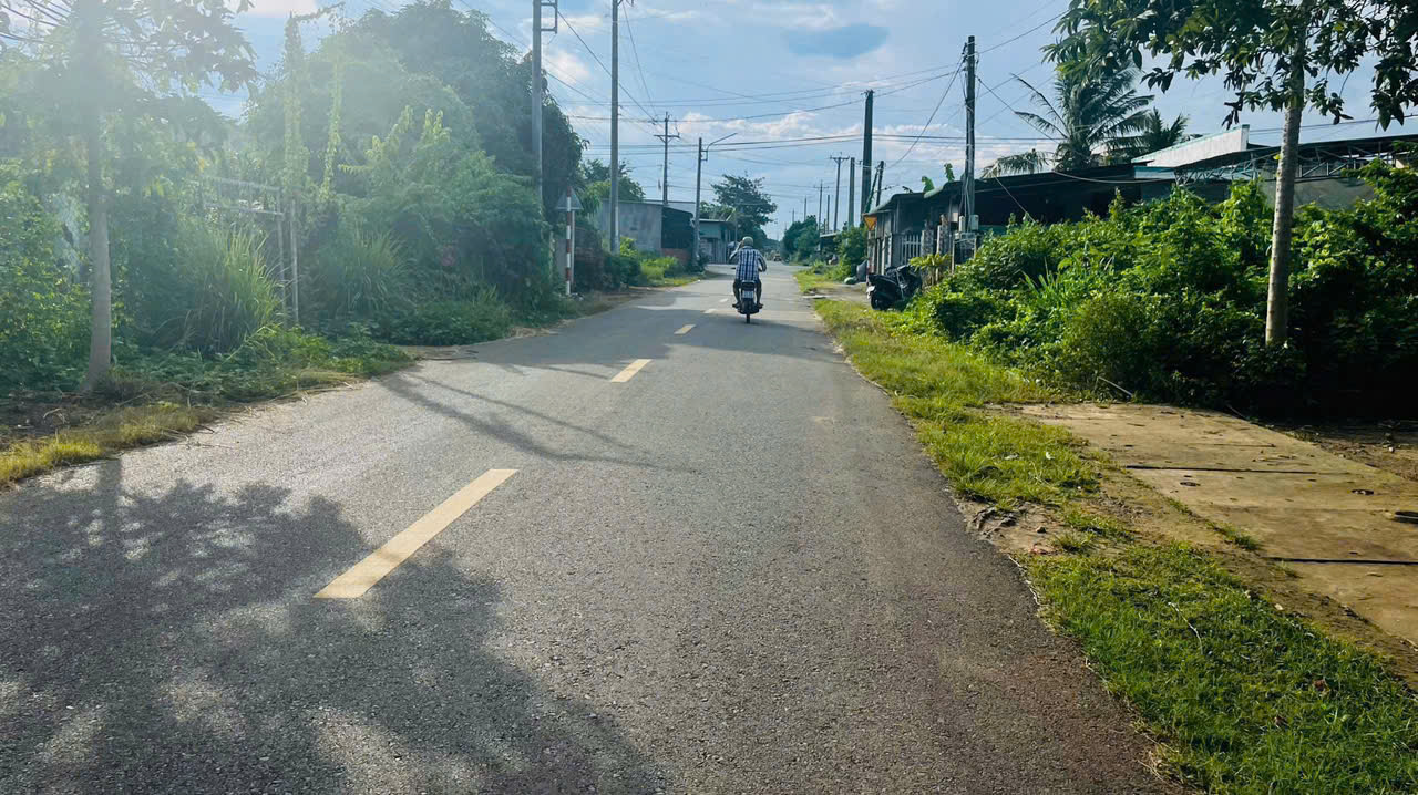  Chủ cần bán lô góc 2 mặt tiền vuông vức ngang 6m sẵn 60tc mặt tiền đường Nguyễn Huệ 