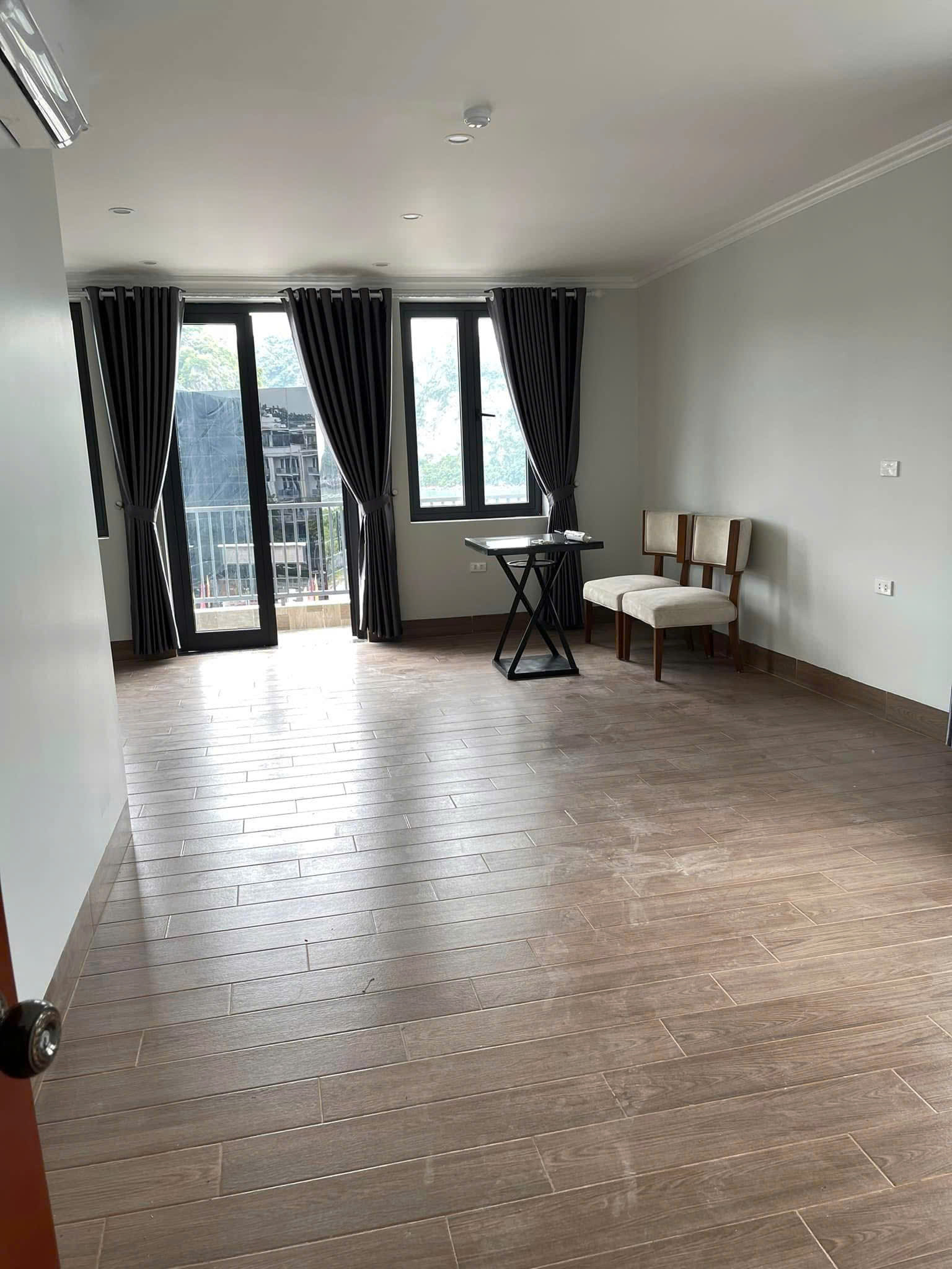  CHO THUÊ CĂN HỘ ĐẸP – FULL NỘI THẤT TẠI MONBAY, HẠ LONG 