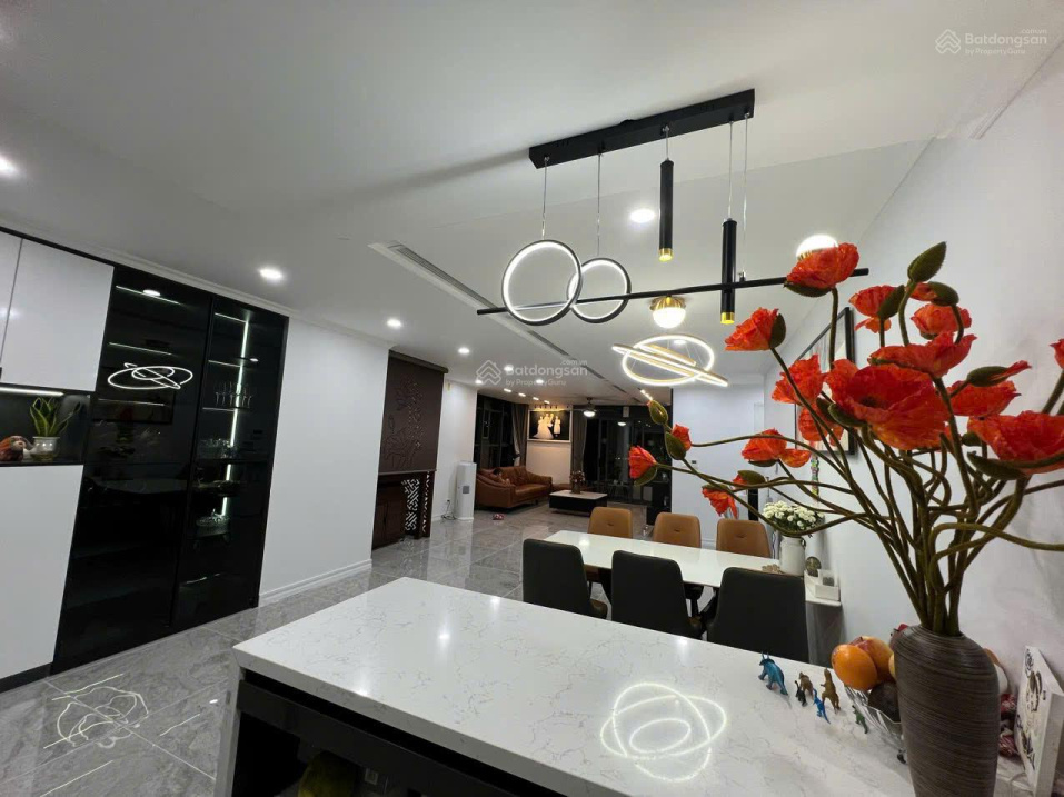  (chuẩn) căn 3PN2WC 135.6m² New Skyline nội thất full BC Đông nam 11.8 tỷ có Thương lượng 