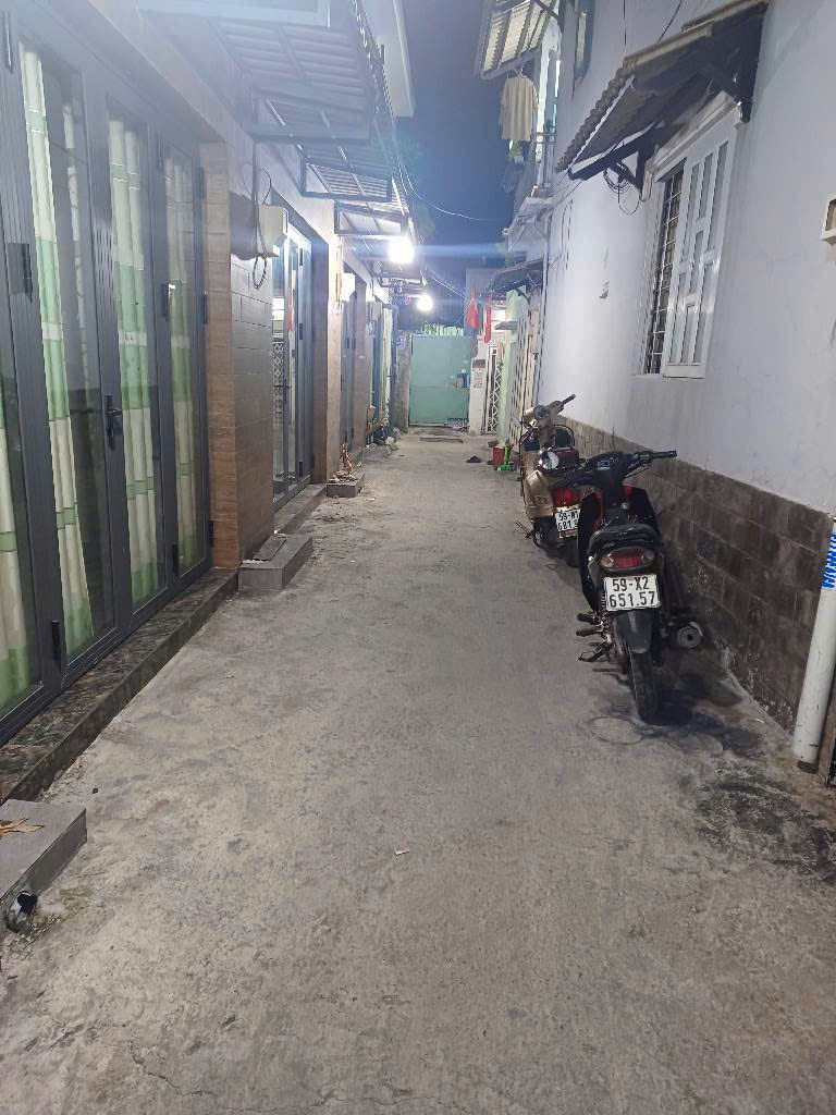  HẺM RỘNG 3.5M DT NGANG 4.8 X12 SHR 
Q7 DƯỚI 57 TRIỆU M 2 