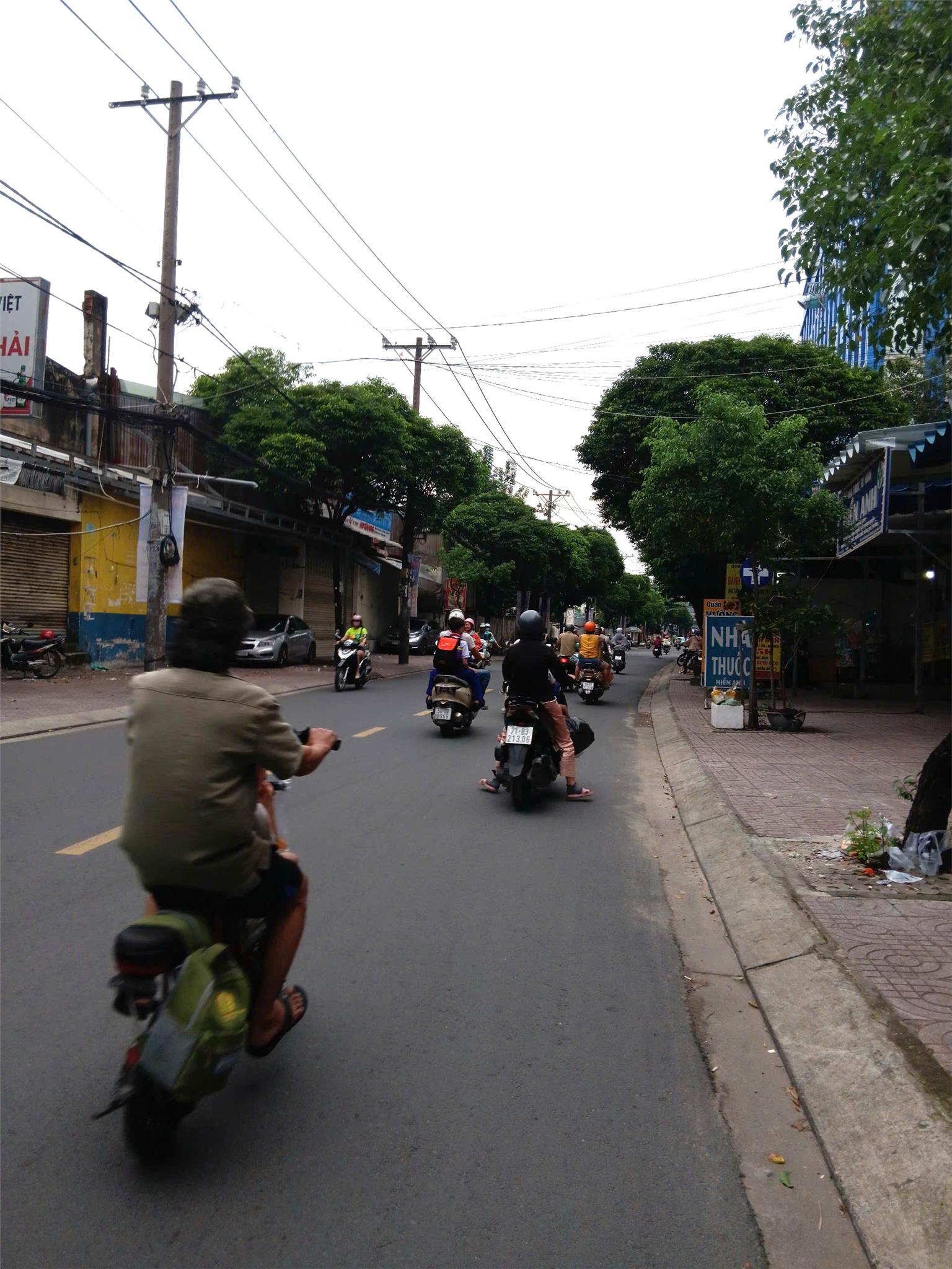  BÁN NHÀ - BÌNH TÂN - LÔ GÓC - HXT - DT 60M2 (4 X 15M) - 4 TẦNG - NHỈNH 5 TỶ 