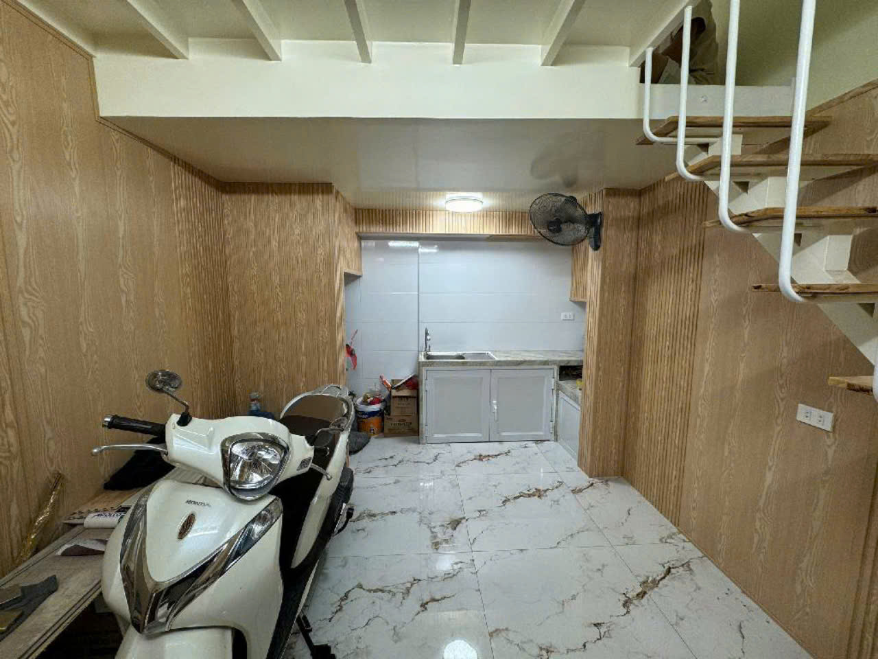  Chính chủ cần bán nhà Số 6 ngách 20/62 ngõ Trại Cá, đi đường 315 Trần Đại Nghĩa vào rất thuận tiện. 