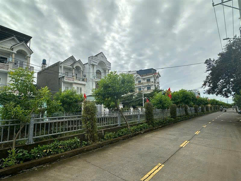  Bán gấp đất thổ cư GẦN HÀ HUY GIÁP P.An Phú Đông, Q.12: 170m2, sổ đỏ trao tay, giá chỉ 7.3 tỷ - vị trí đẹp, đầu tư sinh lời ngay! LH: 0918377255 