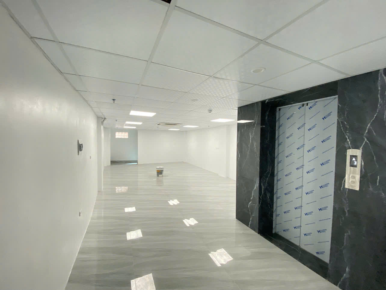  MẶT PHỐ ĐẠI LA, PHỐ VỌNG - DUY NHẤT TÒA VP MỚI 7 NỔI 1 HẦM - RẺ NHẤT KHU VỰC - SỔ VUÔNG NỞ HẬU. 