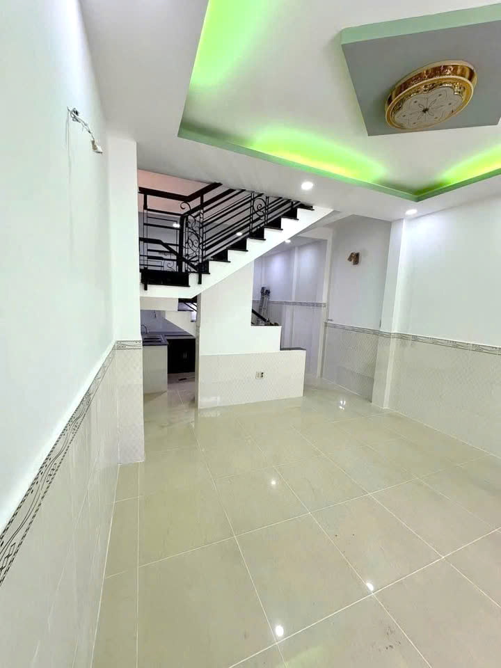  Nhà 2 tầng hẻm 154 Âu Dương Lân P3 Q8 