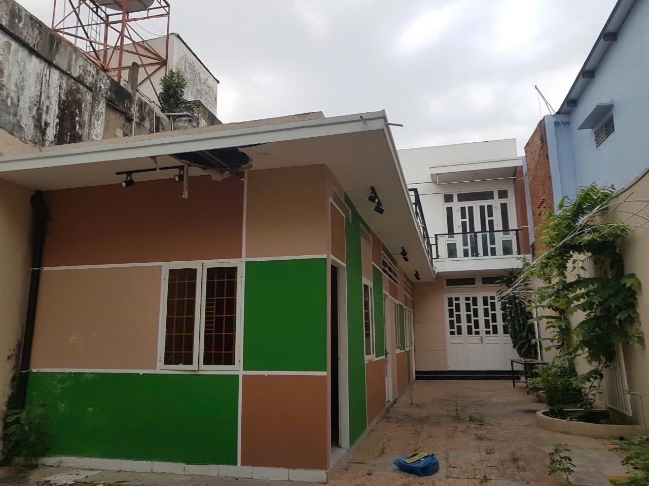  Giá Rẻ: Cho Thuê Nhà 2 Tầng, 226m2, 5pn, Hẻm Xe Hơi- Đ.Lũy Bán Bích, P,Thới Hòa, Q.Tân Phú 