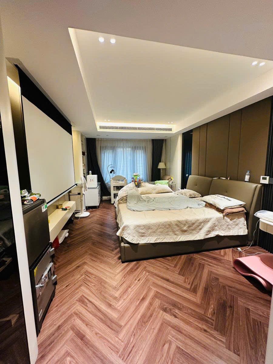  Bán nhà Tây Hồ - Lạc Long Quân, DT65m2, MT4.4m, 7 tầng, 4p.ngủ, gara ôtô, ôtô đỗ cửa ngày đêm, View Hồ Tây 