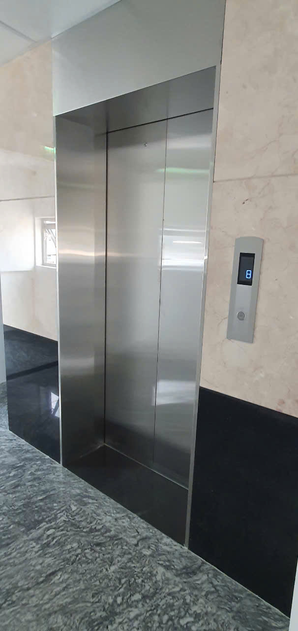  Mình cho thuê nhà đẹp, căn góc, Nguyễn Thị Định, 96m2x 4T vỉa hè 30 Tr 