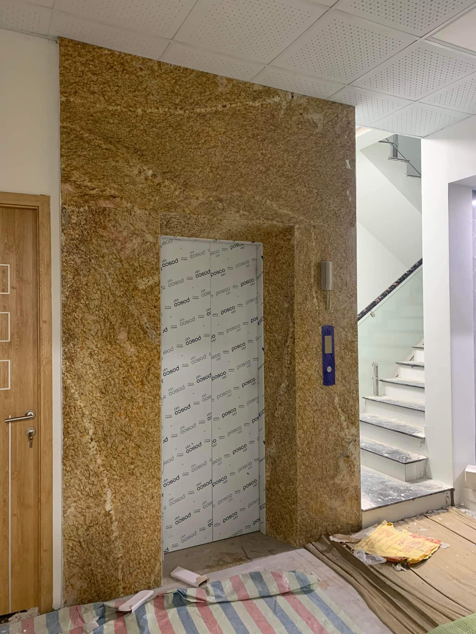  Tôi cần cho thuê nhà mới, lô góc, 103m2_ 4T; vỉa hè, Lạc Trung-30 Tr 