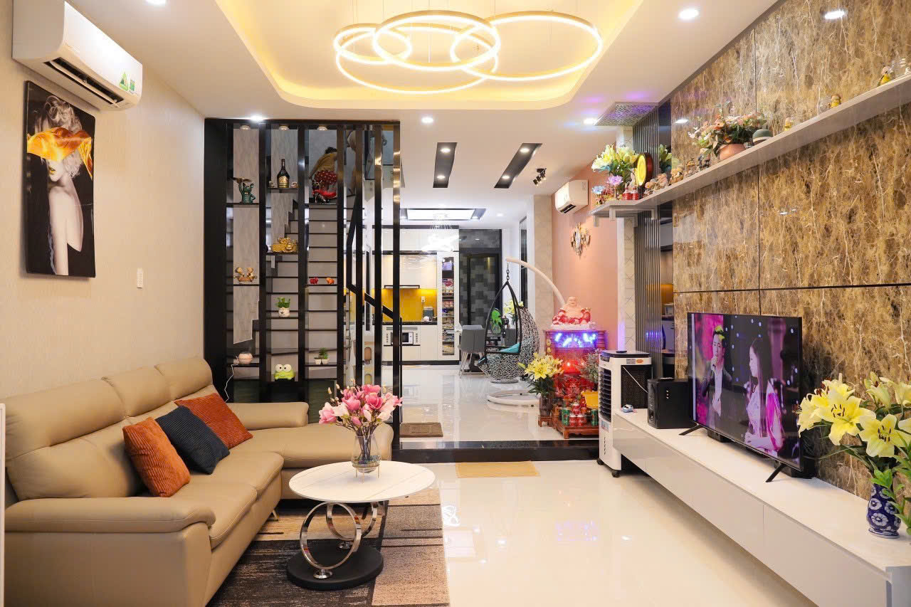  Bán nhà 60M² 4PN hẻm thông gần chợ Hạnh Thông Tây giá 4.x tỷ TL 