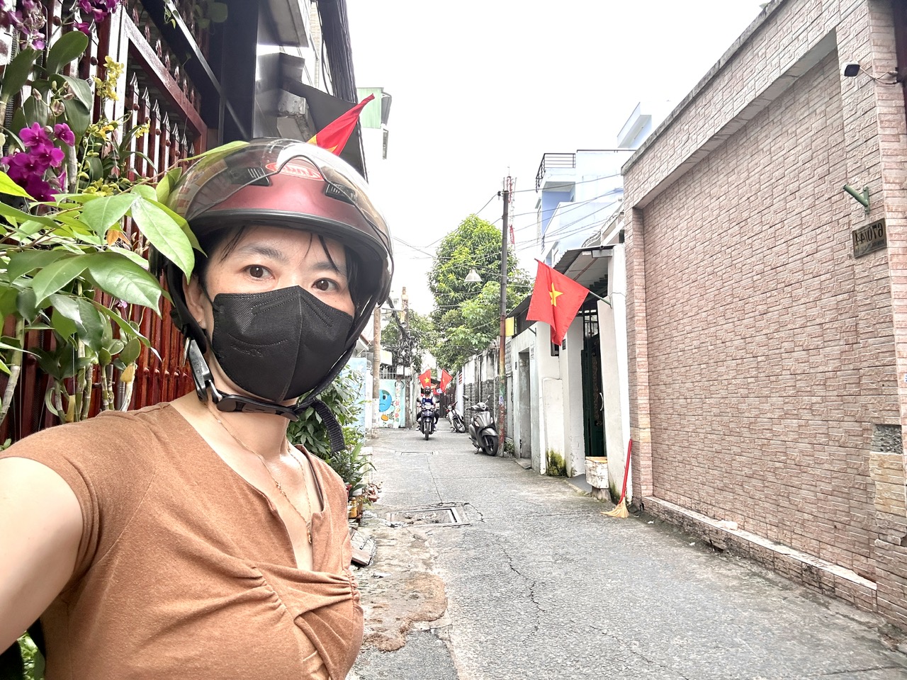  BÁN NHÀ ĐƯỜNG ĐOÀN VĂN BƠ-  KẾ BÊN ĐƯỜNG XÓM CHIẾU THÔNG RA NGUYỄN TẤT THÀNH QUA PHỐ DI BỘ NGUYỄN HUỆ CHƯA ĐẾN 5 PHÚT. 