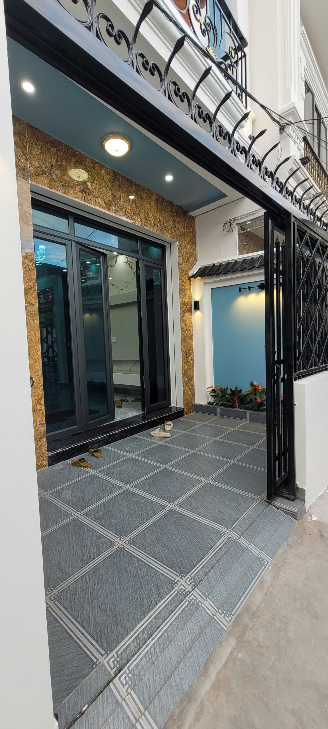  Bán Gấp Nhà 4 Tầng Mới Đẹp Tại Lũng Đông – Ô Tô Đỗ Cửa, Vị Trí Đắc Địa 