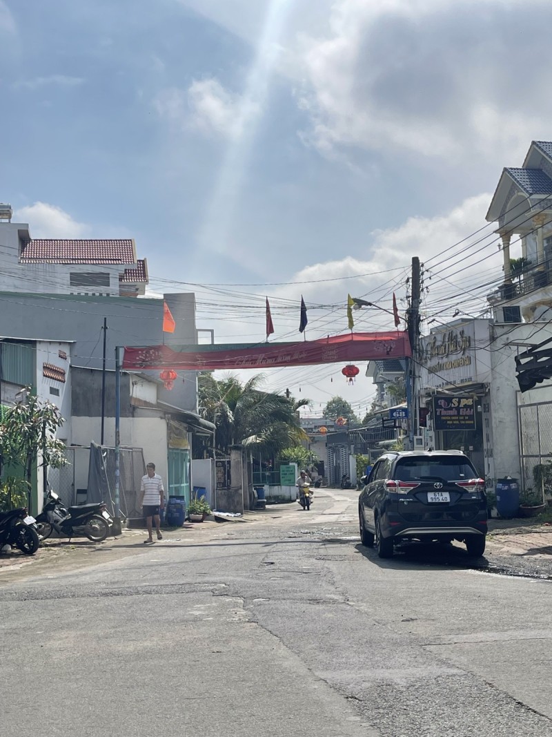  Bán 140m đất Dĩ An,SHR thổ cư,đường xe hỏi,nga chợ Dĩ An,giá đầu tư 