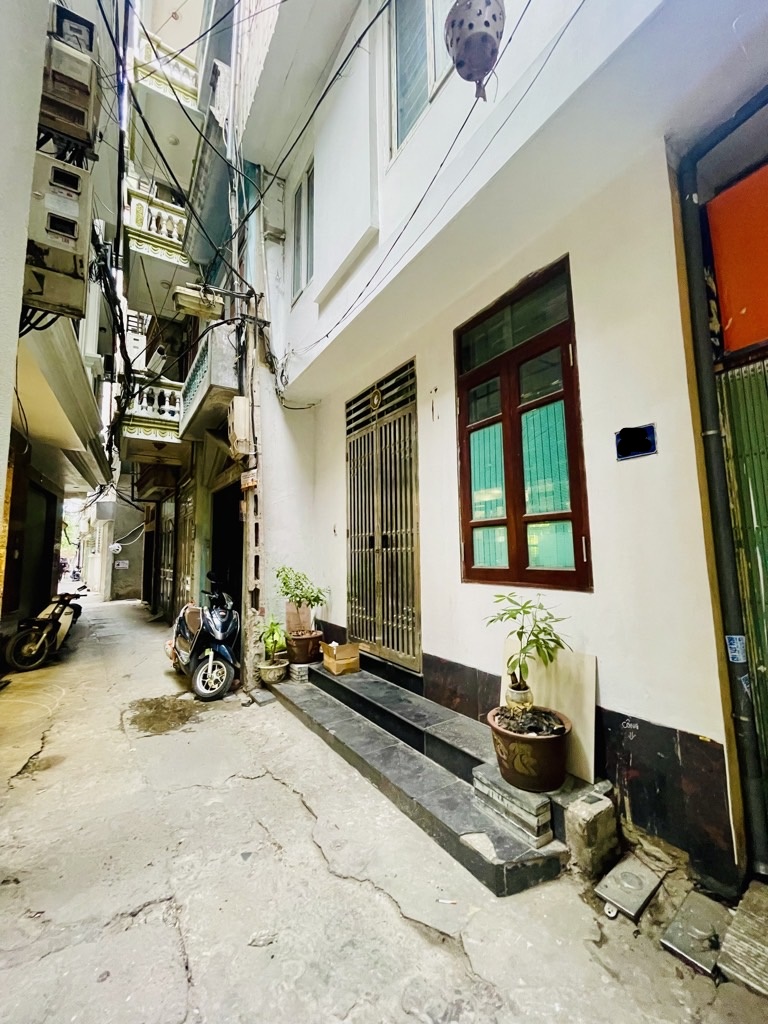  Bán nhà Kim Giang, Hoàng Mai, ô tô, gần phố, 40m2, 9.5 tỷ(CTL) 