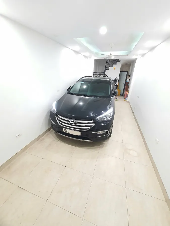  Bán Nhà Nguyễn Khoái 30m2. 5 tầng. mặt tiền 3.21m. giá 12.6 Tỷ Hai Bà Trưng Hà Nội 