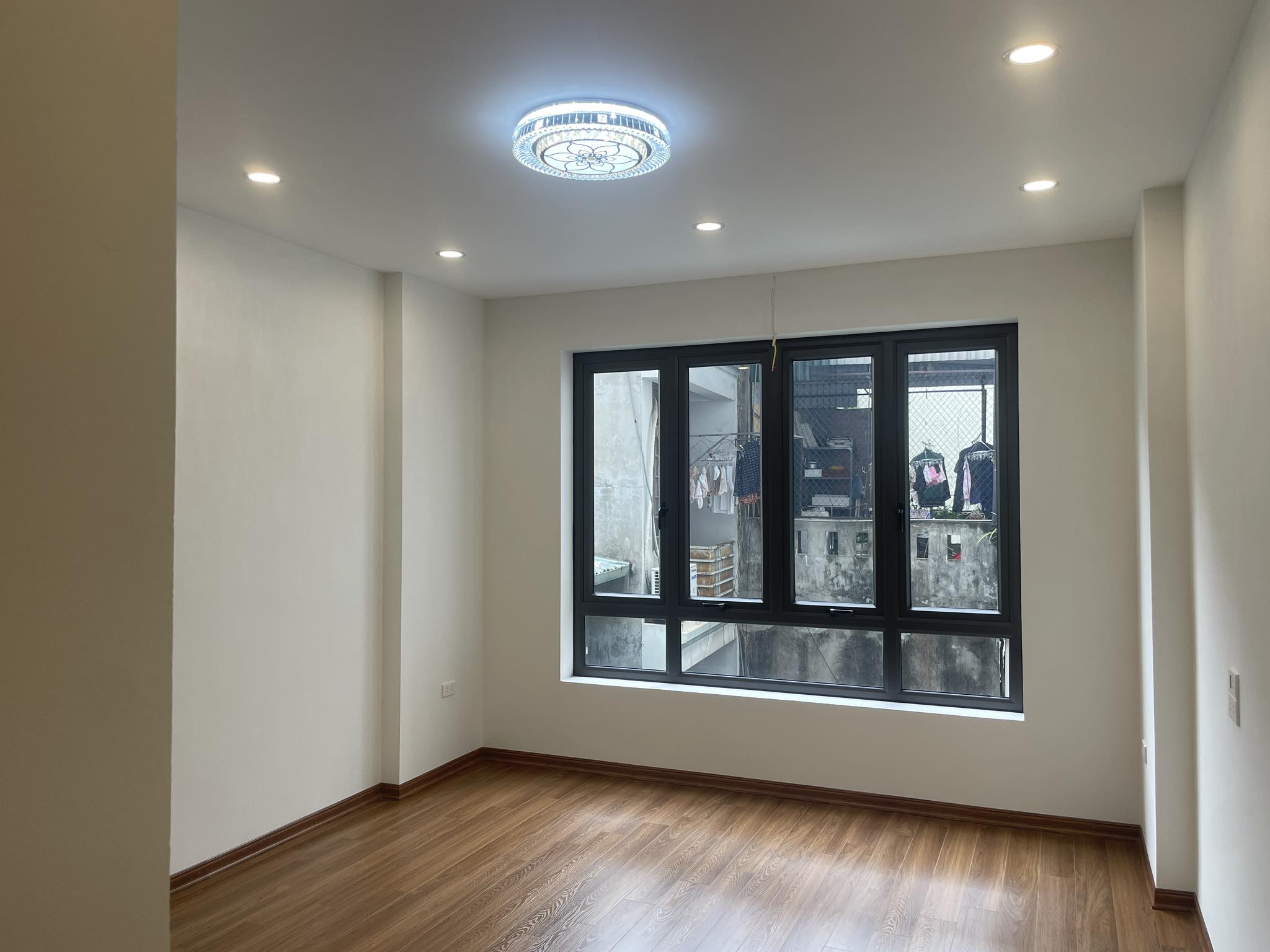  BÁN NHÀ ĐẸP MỚI KOONG - LẠC LONG QUÂN - TÂY HỒ, DT 72m2, MT4.8m, 5 tầng (Chỉ 11.5 tỷ) 