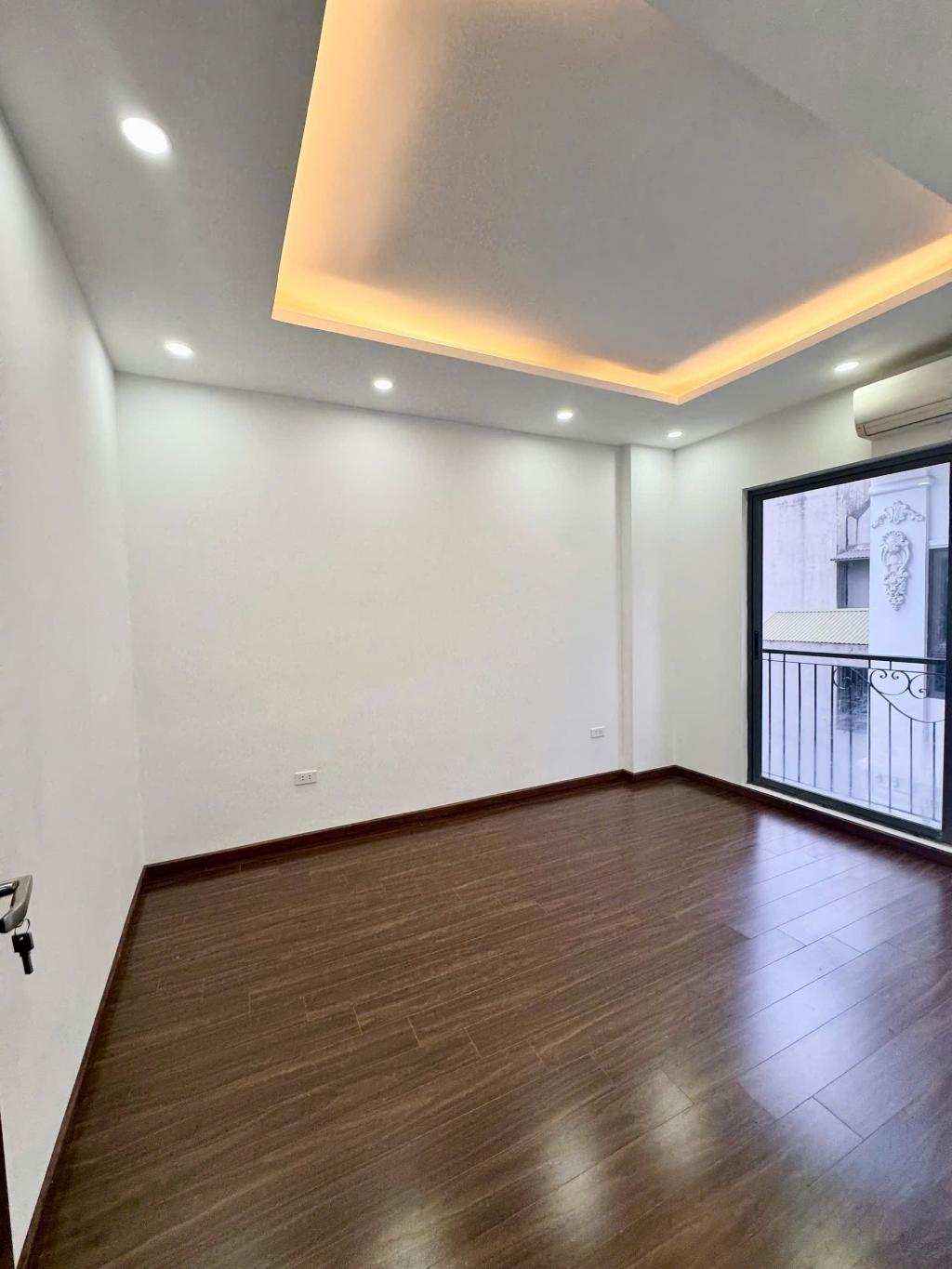  Bán nhà đẹp Gia Quất 69m Full Nội Thất giá rẻ vô cùng 4,4 tỷ (TL) 