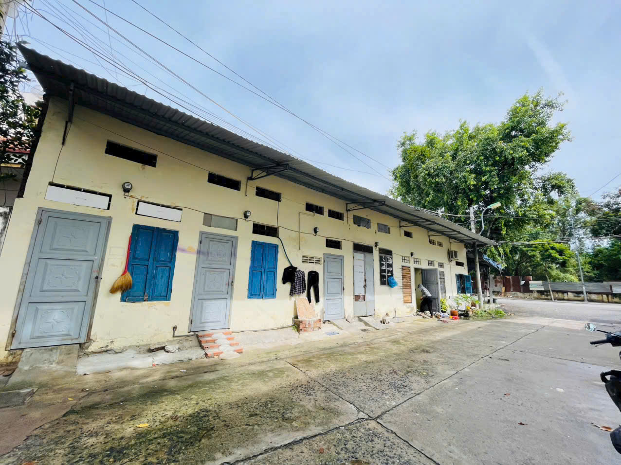  Lô góc Nguyễn Thị Định và đường Phan Như Cẩn đối diện sân bay cũ. Khu quân đội an ninh thuộc dạng vip ở Nha Trang. Cách chợ Osin 50 mét

Dt. 80m2 ngang 4. Qh còn 74m2. Phù hợp xây căn hộ kết hợp quán cf. ( 1 tầng hầm để xe+ tầng 1 kinh doanh+ 5 tầng căn 